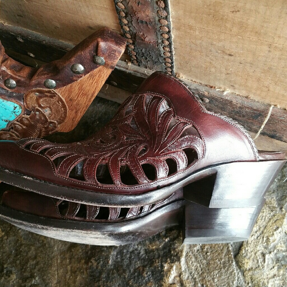 🎉❤️HP!!❤️🎉Handmade Tres Outlaws Leather Mules - Picture 2 of 12